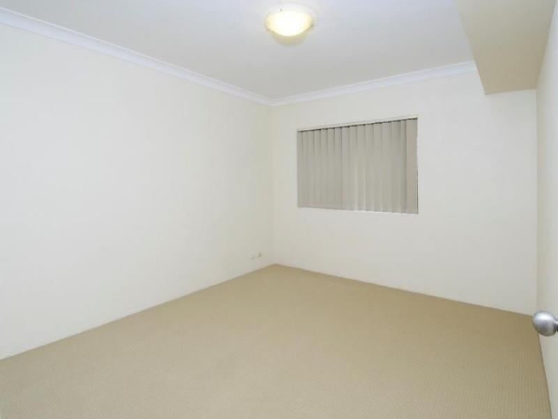 2/1 Bailey Street, Westmead NSW 2145