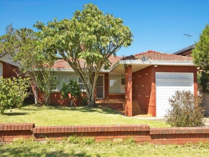 8 Mills Street, Merrylands NSW 2160