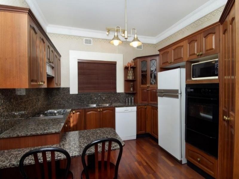 8 Fraser Street, Westmead NSW 2145