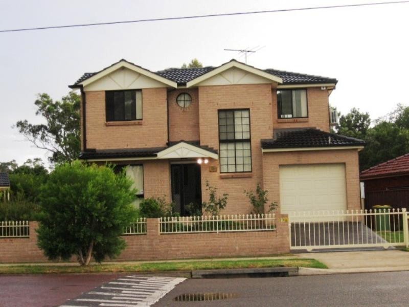 33 Oramzi Road, Girraween NSW 2145