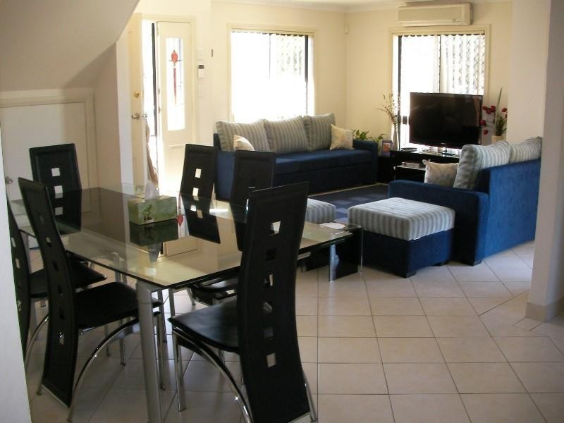 33 Oramzi Road, Girraween NSW 2145