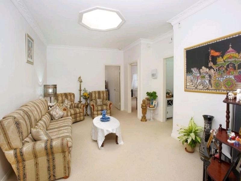 18 Church Avenue, Westmead NSW 2145