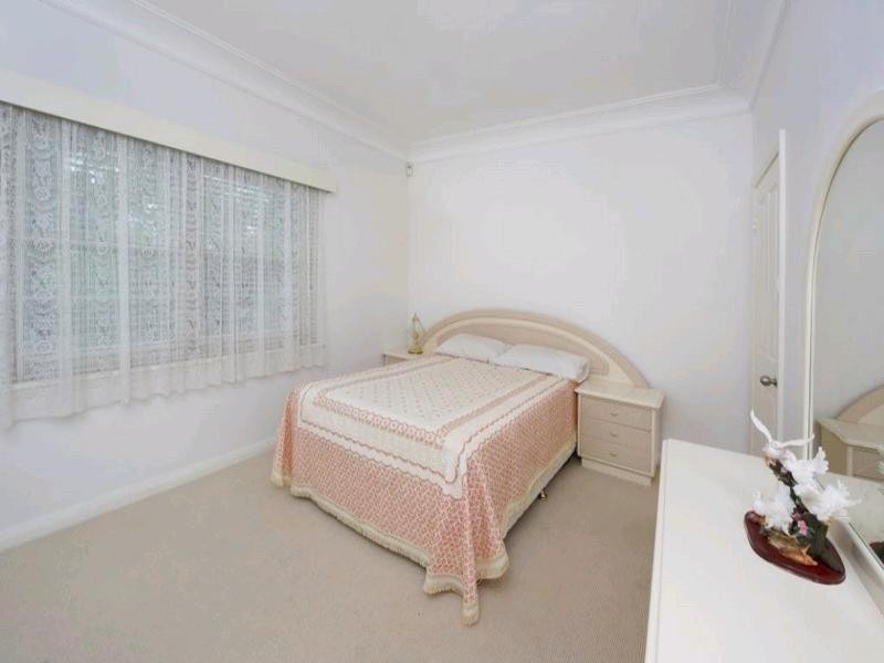 18 Church Avenue, Westmead NSW 2145