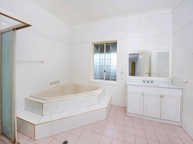 18 Church Avenue, Westmead NSW 2145