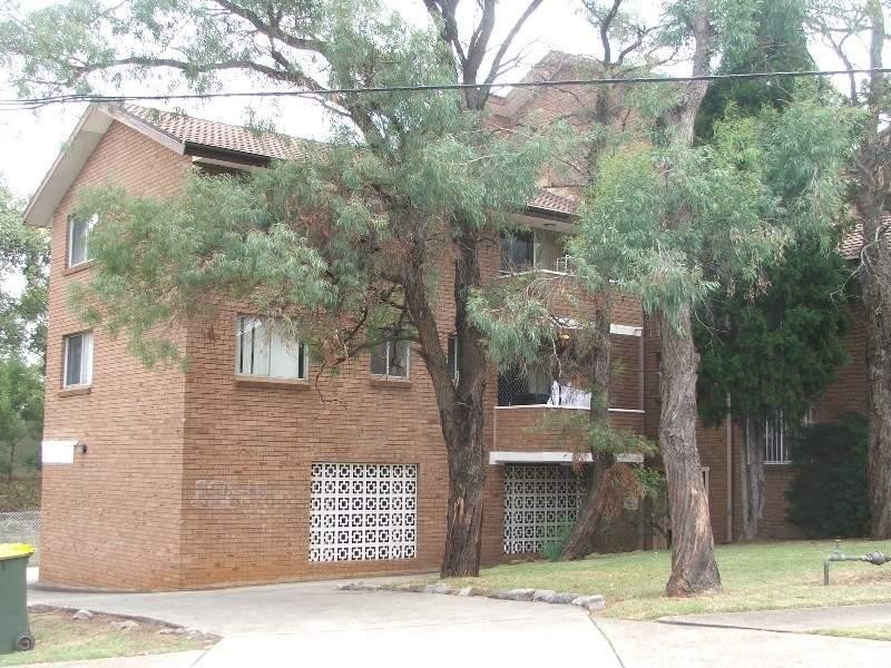 2/18 Crown Street, Granville NSW 2142