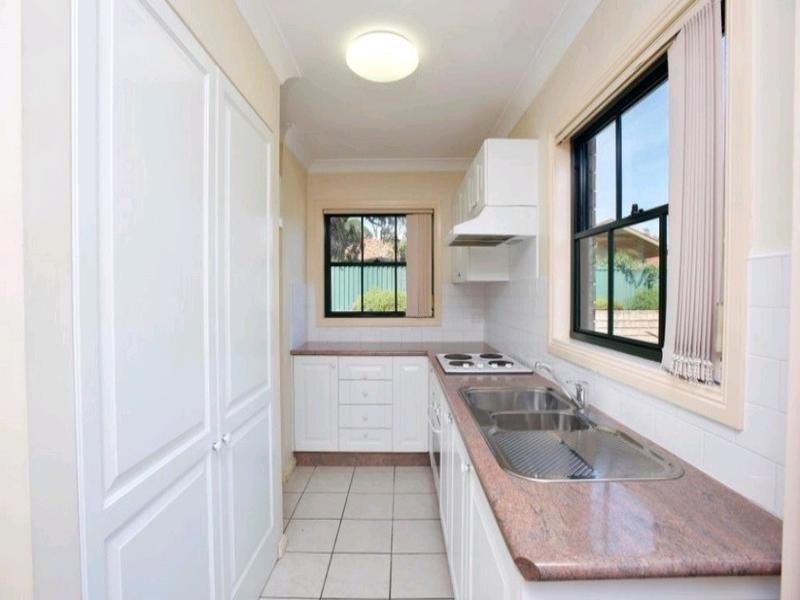 9/27 Ballendella Road, Toongabbie NSW 2146