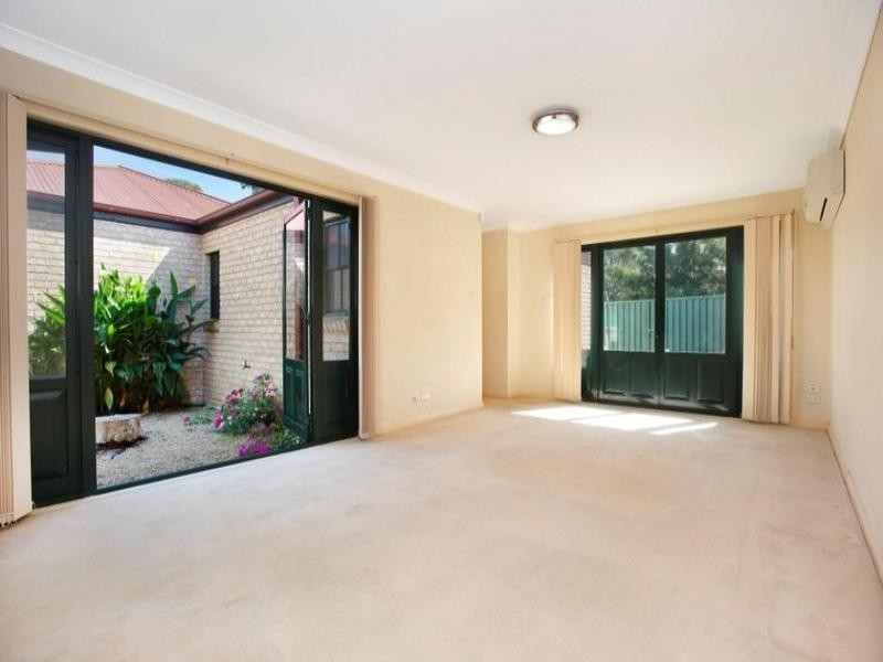 9/27 Ballendella Road, Toongabbie NSW 2146