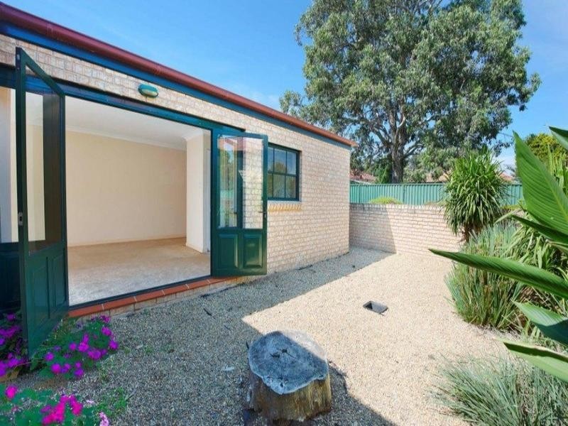 9/27 Ballendella Road, Toongabbie NSW 2146