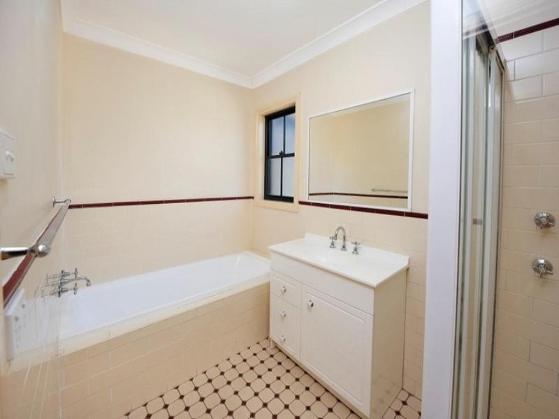 9/27 Ballendella Road, Toongabbie NSW 2146