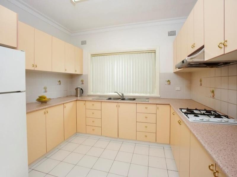 18 Church Avenue, Westmead NSW 2145