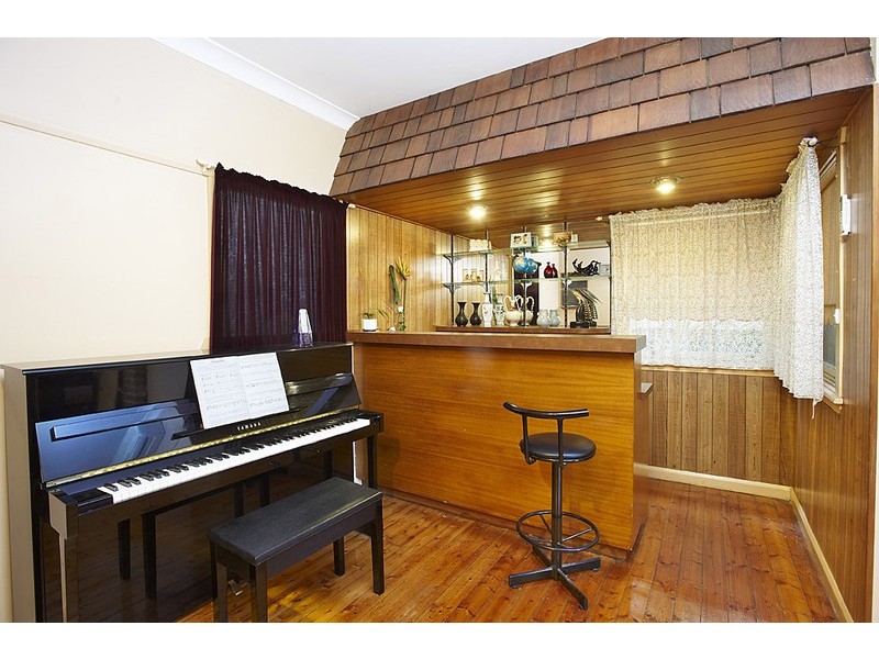 82 Amos Street, Westmead NSW 2145