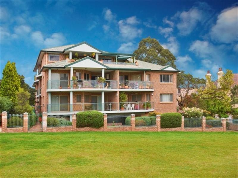12/27-28 Parkside Lane, Westmead NSW 2145