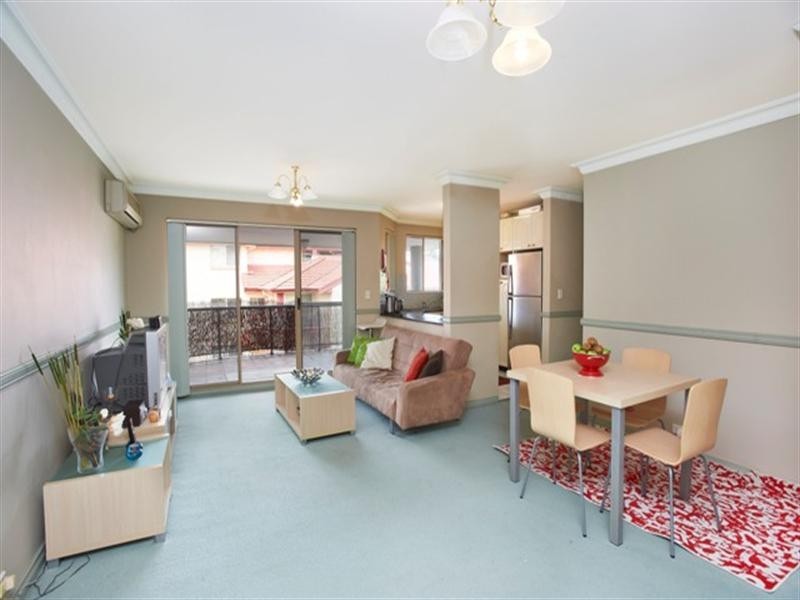 12/27-28 Parkside Lane, Westmead NSW 2145