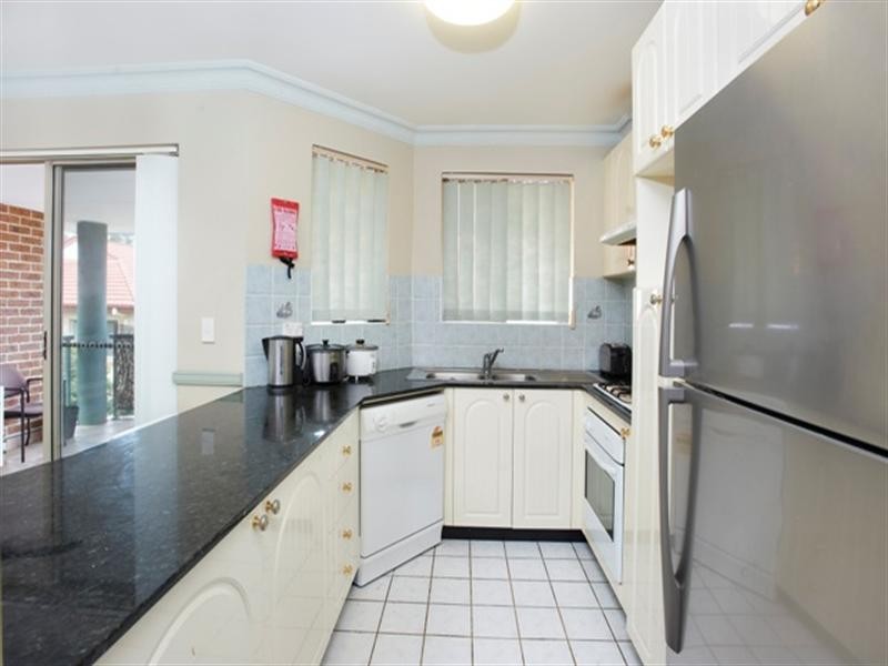 12/27-28 Parkside Lane, Westmead NSW 2145