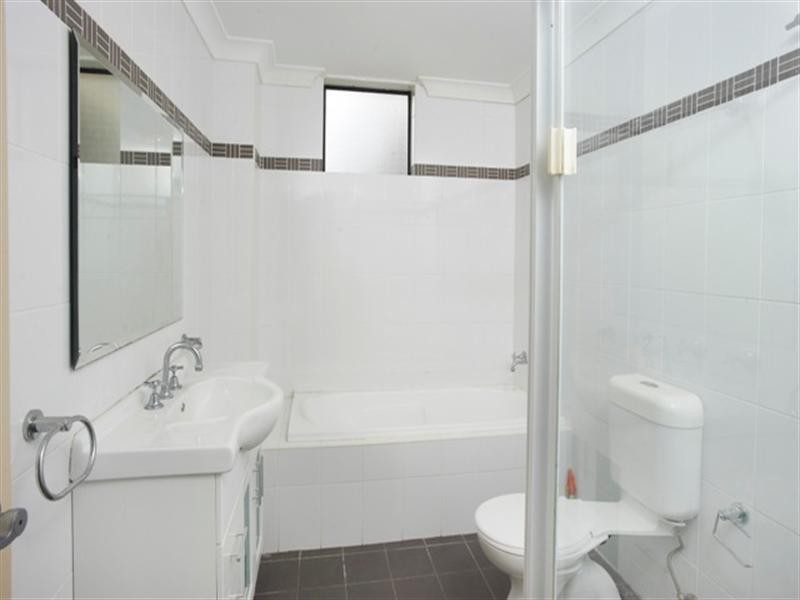 1/2-4 Reid Avenue, Westmead NSW 2145