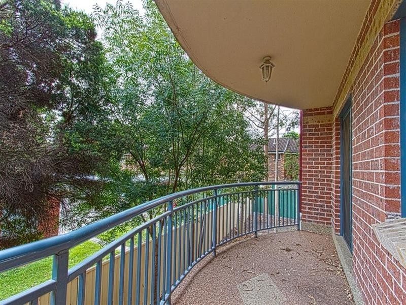 2/18 Sherwood Road, Merrylands West NSW 2160