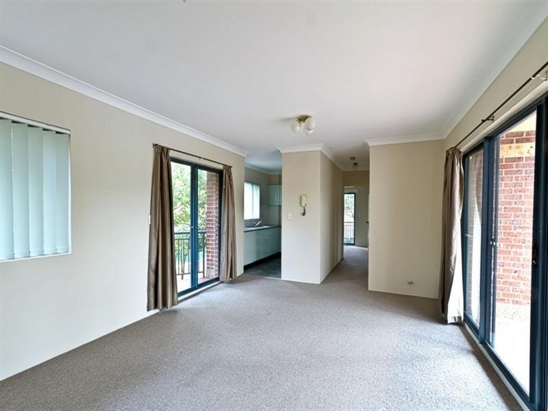 2/18 Sherwood Road, Merrylands West NSW 2160