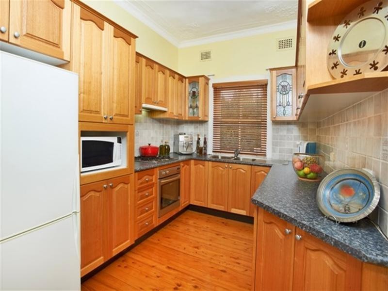 6 Cotswold Street, Westmead NSW 2145