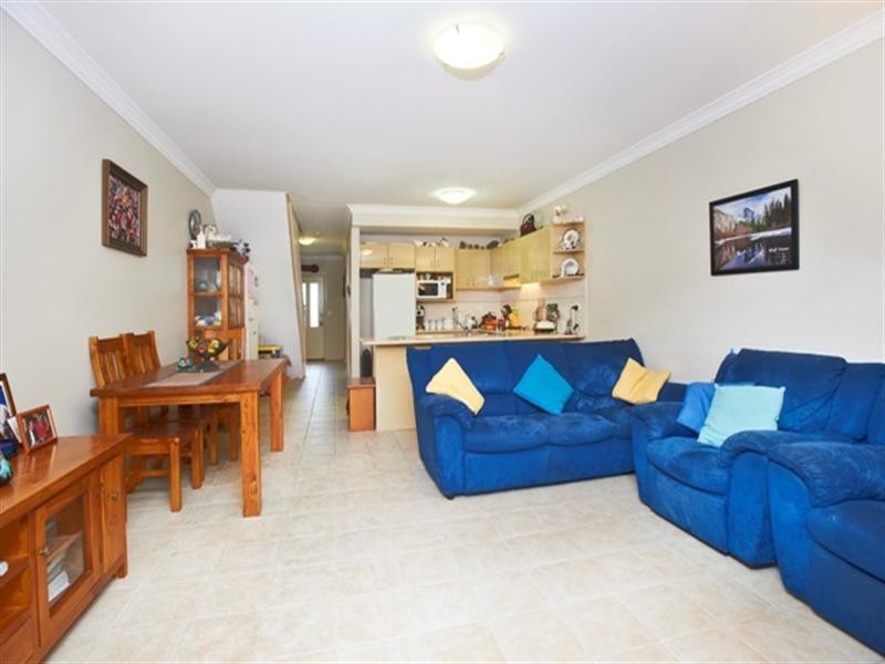 9/143-145 Blaxcell Street, Granville NSW 2142