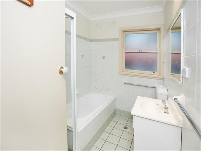 46 Greenleaf Street, Constitution Hill NSW 2145