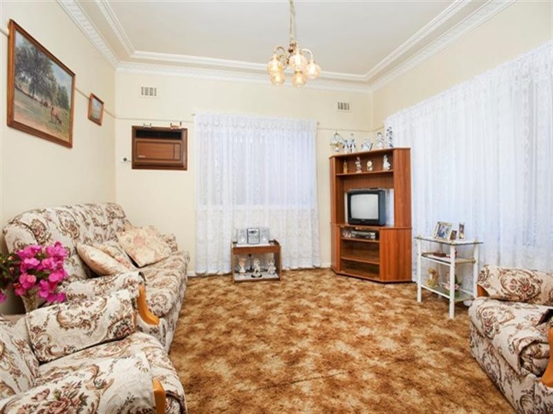 18 ARNETT Street, Pendle Hill NSW 2145