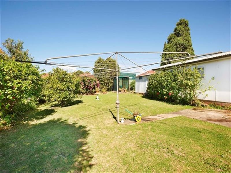 18 ARNETT Street, Pendle Hill NSW 2145