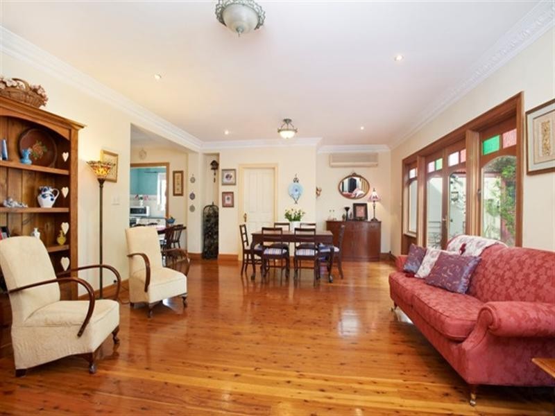 2 Anderson Street, Westmead NSW 2145