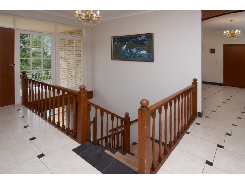 15 Dobson Crescent, Dundas Valley NSW 2117