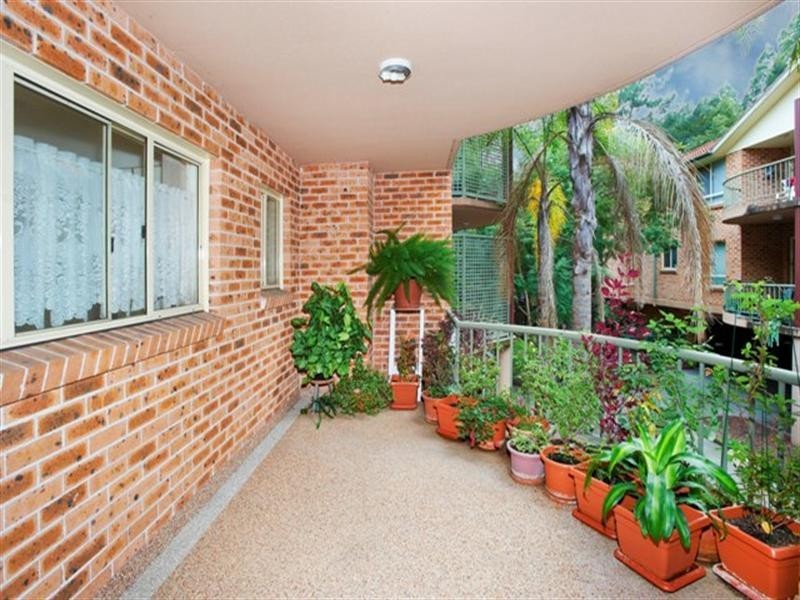 2/221-223 Dunmore Street, Pendle Hill NSW 2145