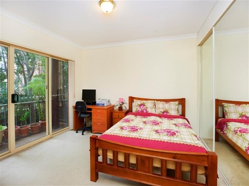 2/221-223 Dunmore Street, Pendle Hill NSW 2145
