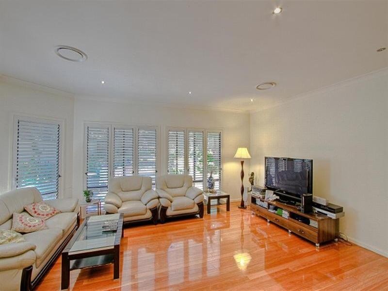 24 Kerrie Road, Oatlands NSW 2117