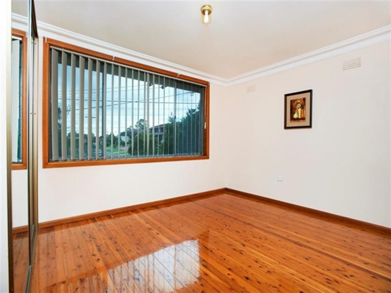 17 Lyle Street, Girraween NSW 2145