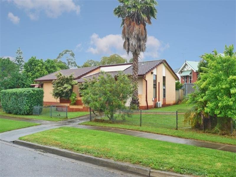 13 Fitzwilliam Road, Old Toongabbie NSW 2146