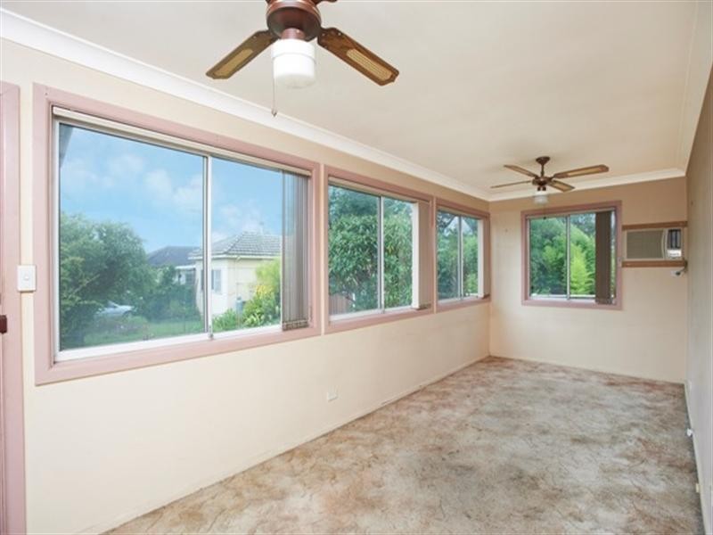 2 Moir Street, Smithfield NSW 2164