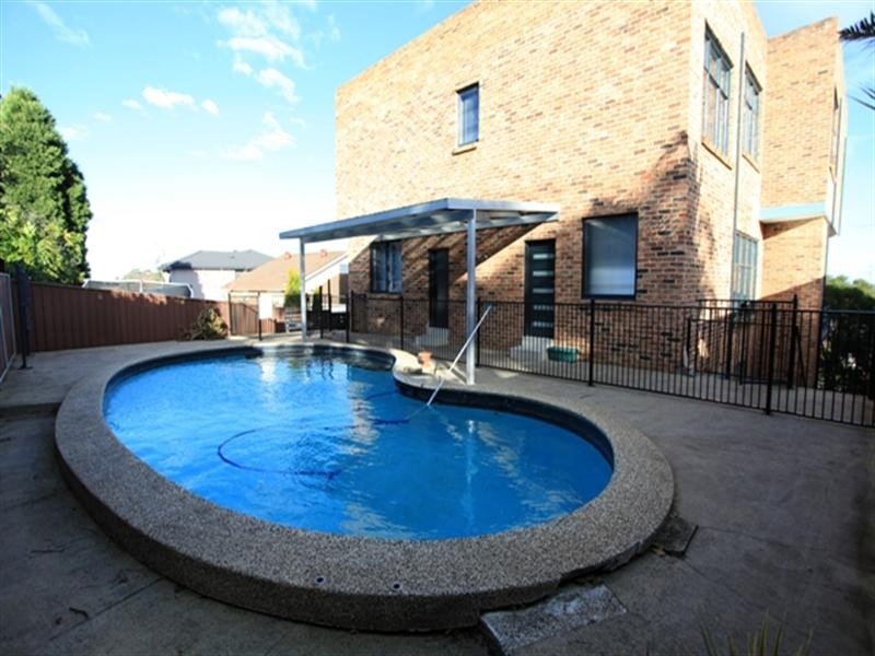 10 Caithness Crescent, Winston Hills NSW 2153