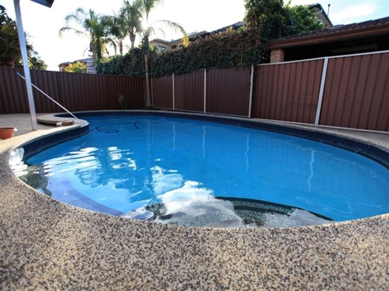 10 Caithness Crescent, Winston Hills NSW 2153