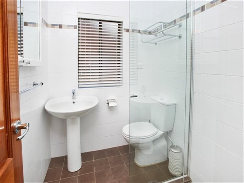 32 School Parade, Westmead NSW 2145