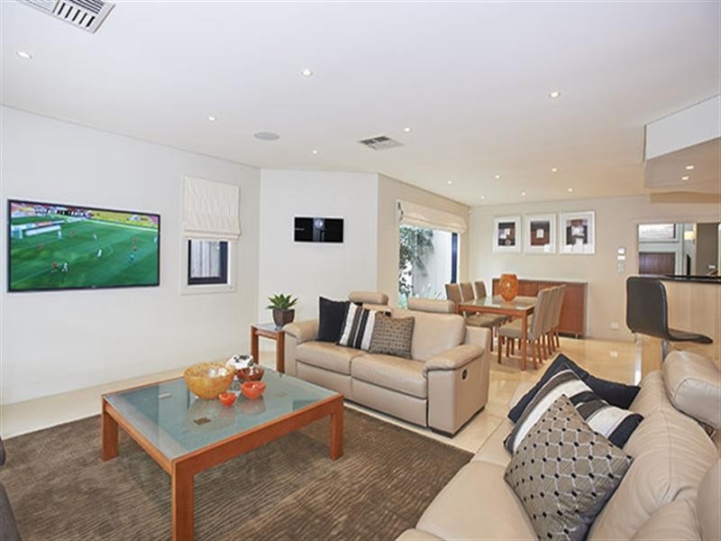 27 Gowan Brae Avenue, Oatlands NSW 2117