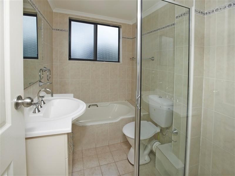 2/20 Crown Street, Harris Park NSW 2150