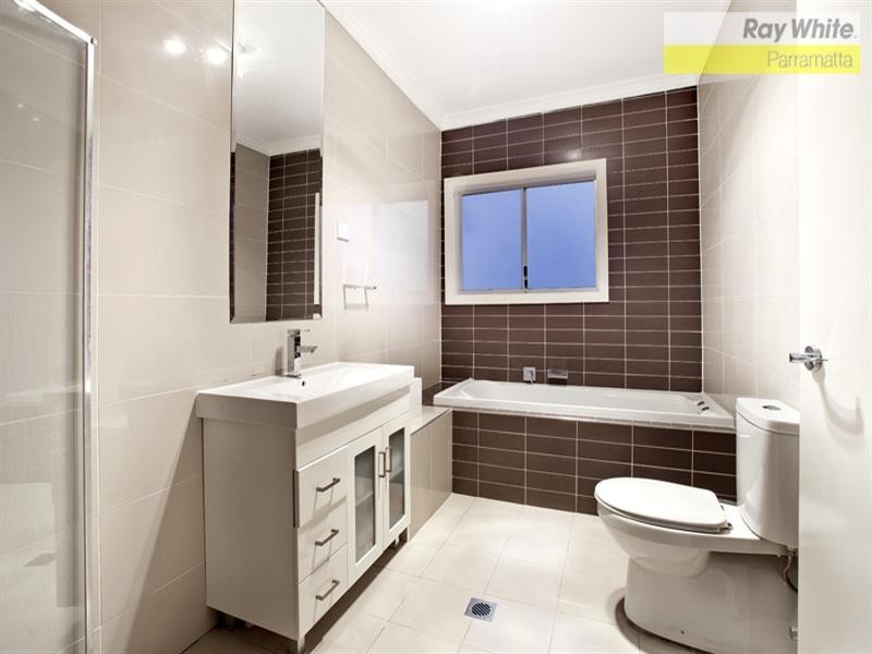 3 Binalong Road, Pendle Hill NSW 2145