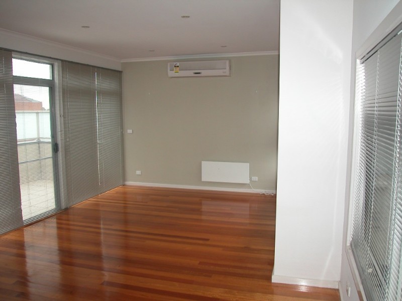 2 Windsor Street, Pascoe Vale VIC 3044