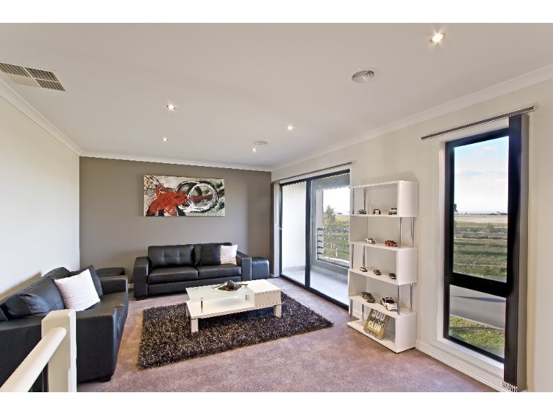 49 Swamphen Drive, Williams Landing VIC 3027