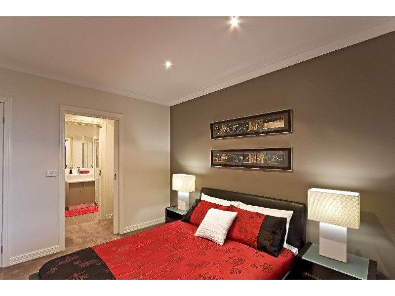 49 Swamphen Drive, Williams Landing VIC 3027