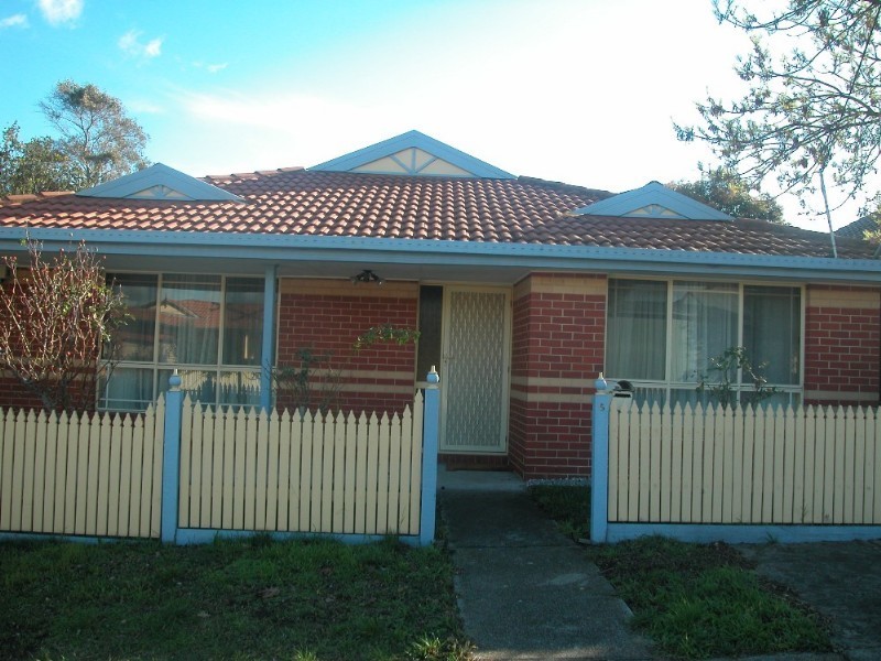 5 The Avenue, Oak Park VIC 3046