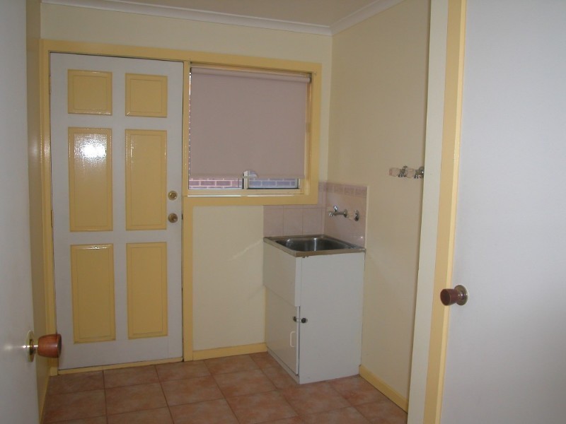 5 The Avenue, Oak Park VIC 3046