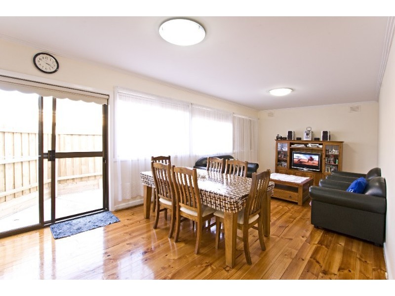 70 Leonard Avenue, Glenroy VIC 3046