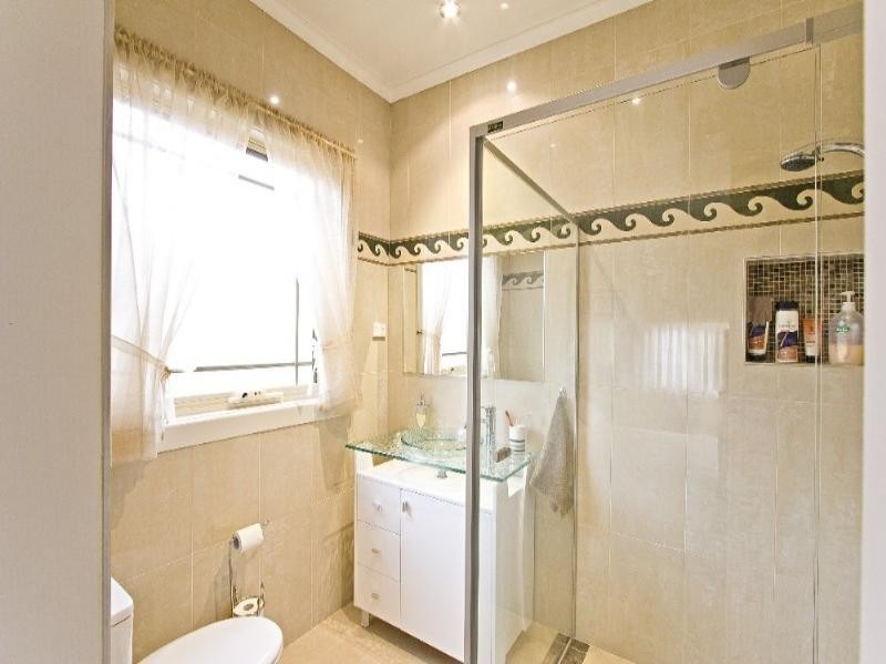 21 Chenies Street, Reservoir VIC 3073