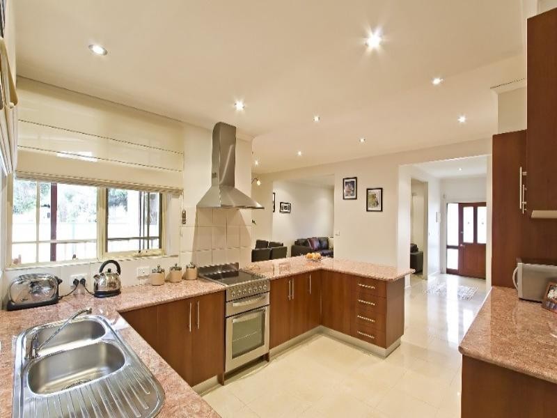 21 Chenies Street, Reservoir VIC 3073