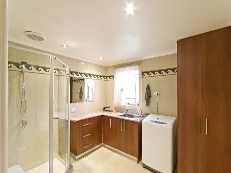 21 Chenies Street, Reservoir VIC 3073