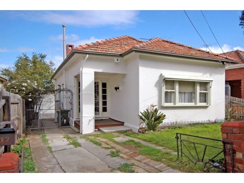 17 Disraeli Grove, Pascoe Vale South VIC 3044